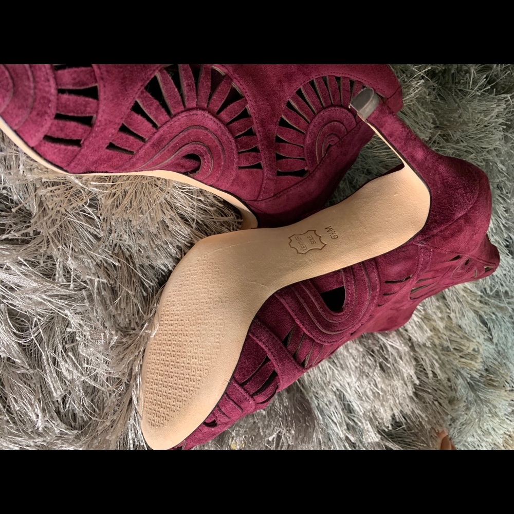 Tory Burch - Picture 2 of 5